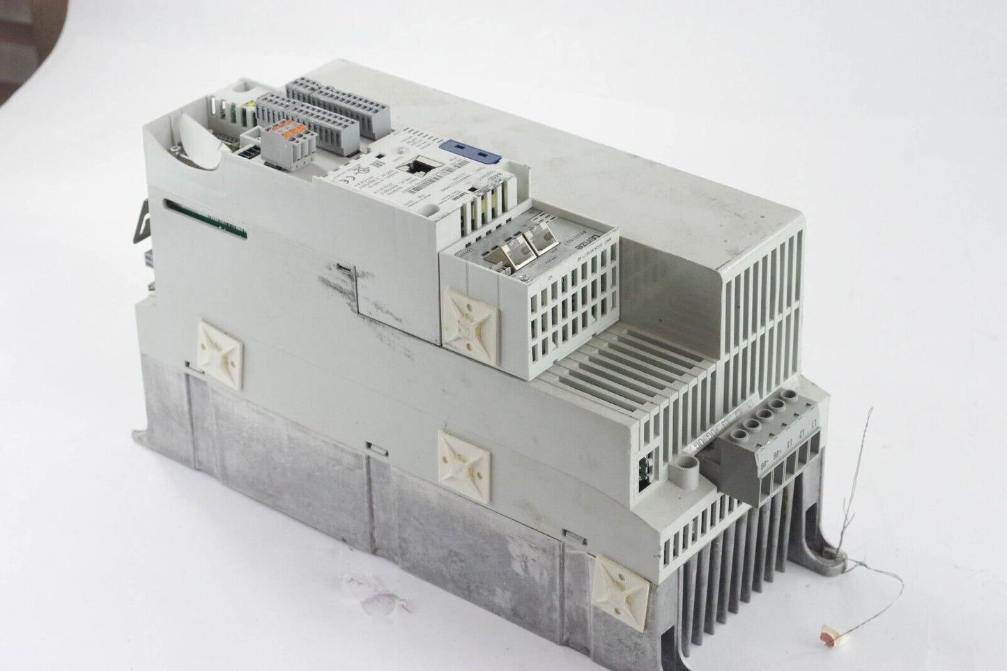 Lenze E84AVTCE1134SX0 Inverter Drive 8400 TopLine C 11.0kW - For Parts / Repair