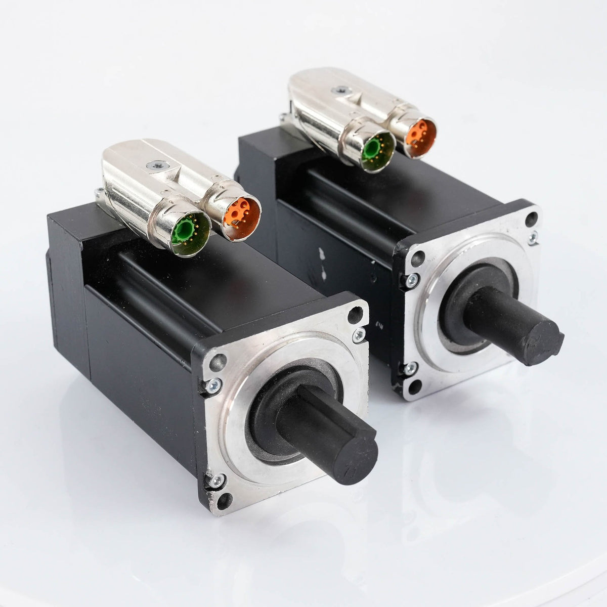 B&R 8LVA23.B1030D000-0 AC Synchronous Servo Motor 300V 3000RPM 8LVA23B1030D0000