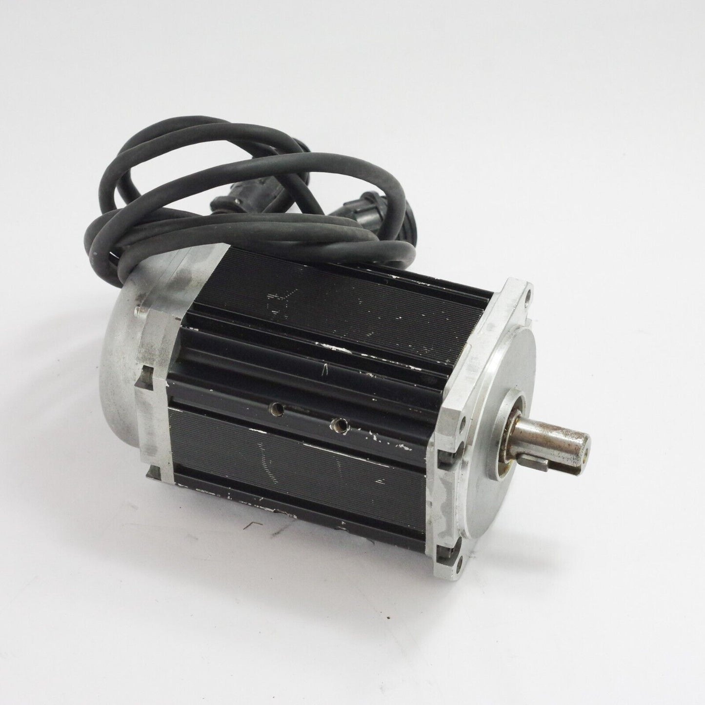 Allen Bradley TLY-A310M-HJ62AA Servo Motor .95kW 16mm Shaft 3PH 230V 10A