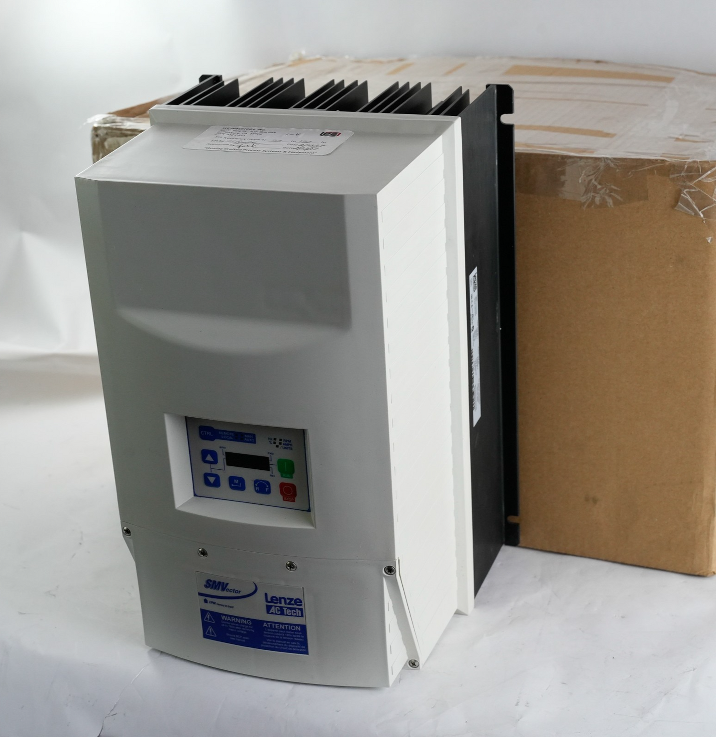 Lenze AC Tech ESV153N04TXD / ESV153N04TXDXX1D42 Inverter 3/PE AC 480V 20hp Drive