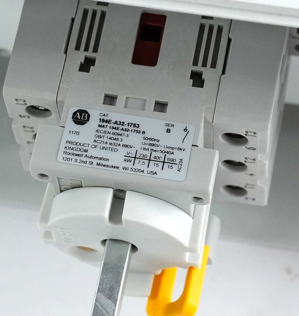 Allen Bradley 194E-KA32E-P11 /B Enclosed Load Switch 194EKA32EP11