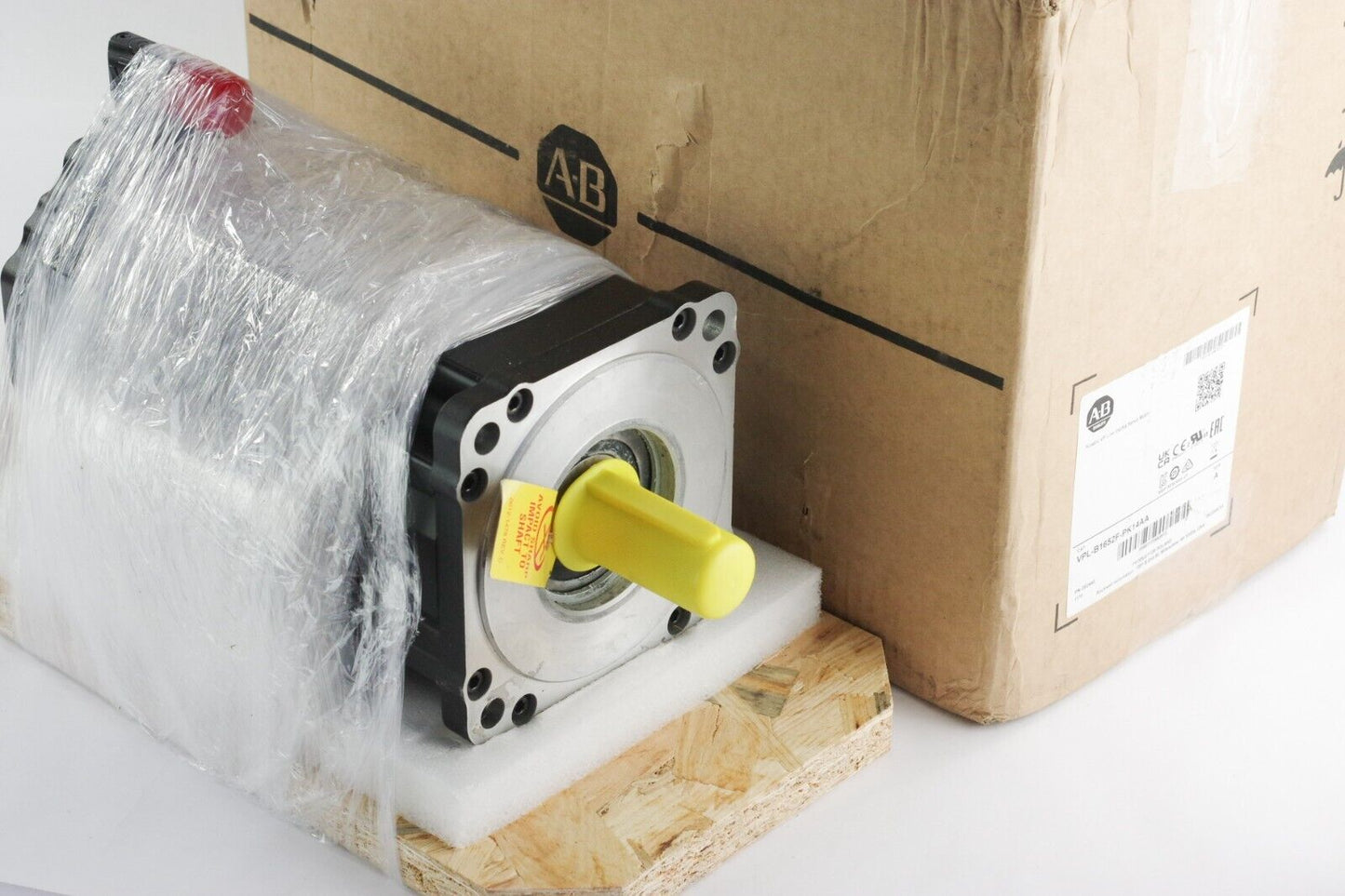 2022 Allen Bradley VPL-B1652F-PK14AA Ser A Servo Motor - Open Box