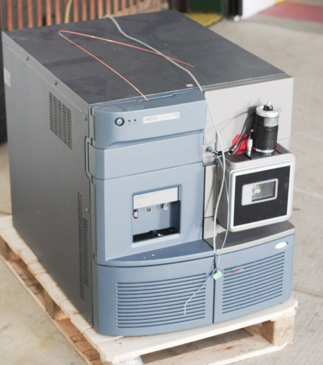 2013 Waters Xevo TQ MS Mass Spectrometer - Untested - For Parts / Repair