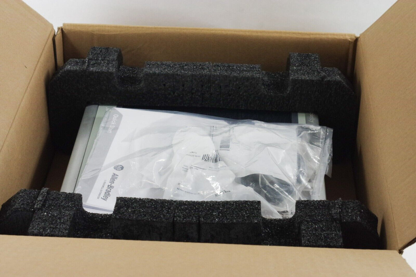 Allen Bradley 2711P-T15C22D9P Ser A Panelview Plus 7 Operator Interface With Box