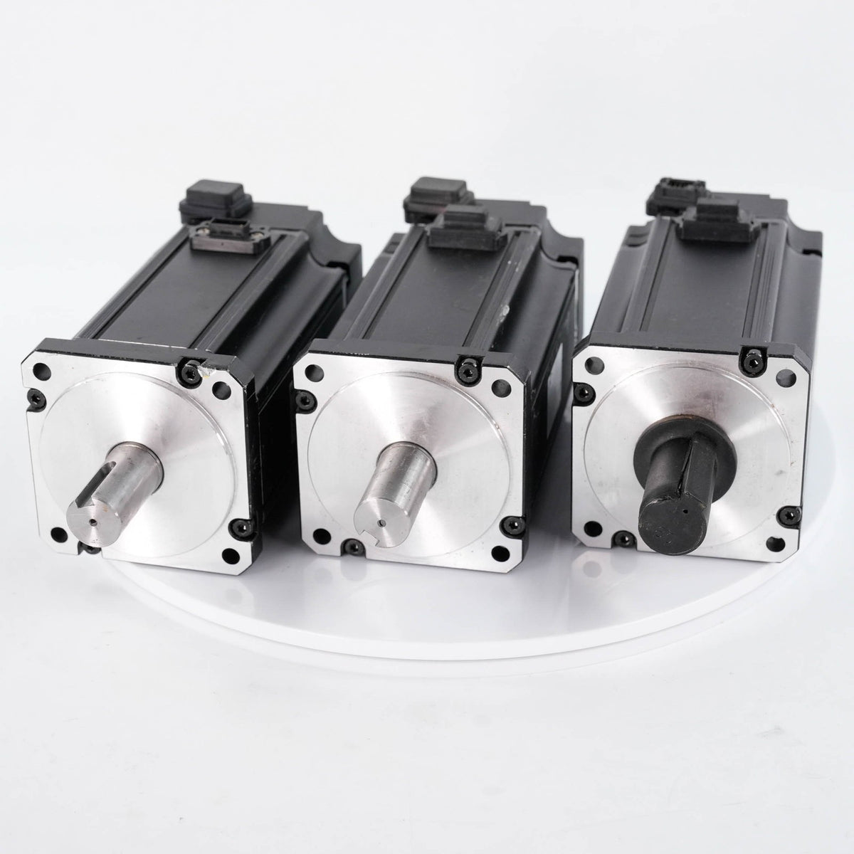 LS APMC-FCL10AMK-AD AC Servo Motor 1kW 3000RPM 3.18Nm 200V APMCFCL10AMKAD