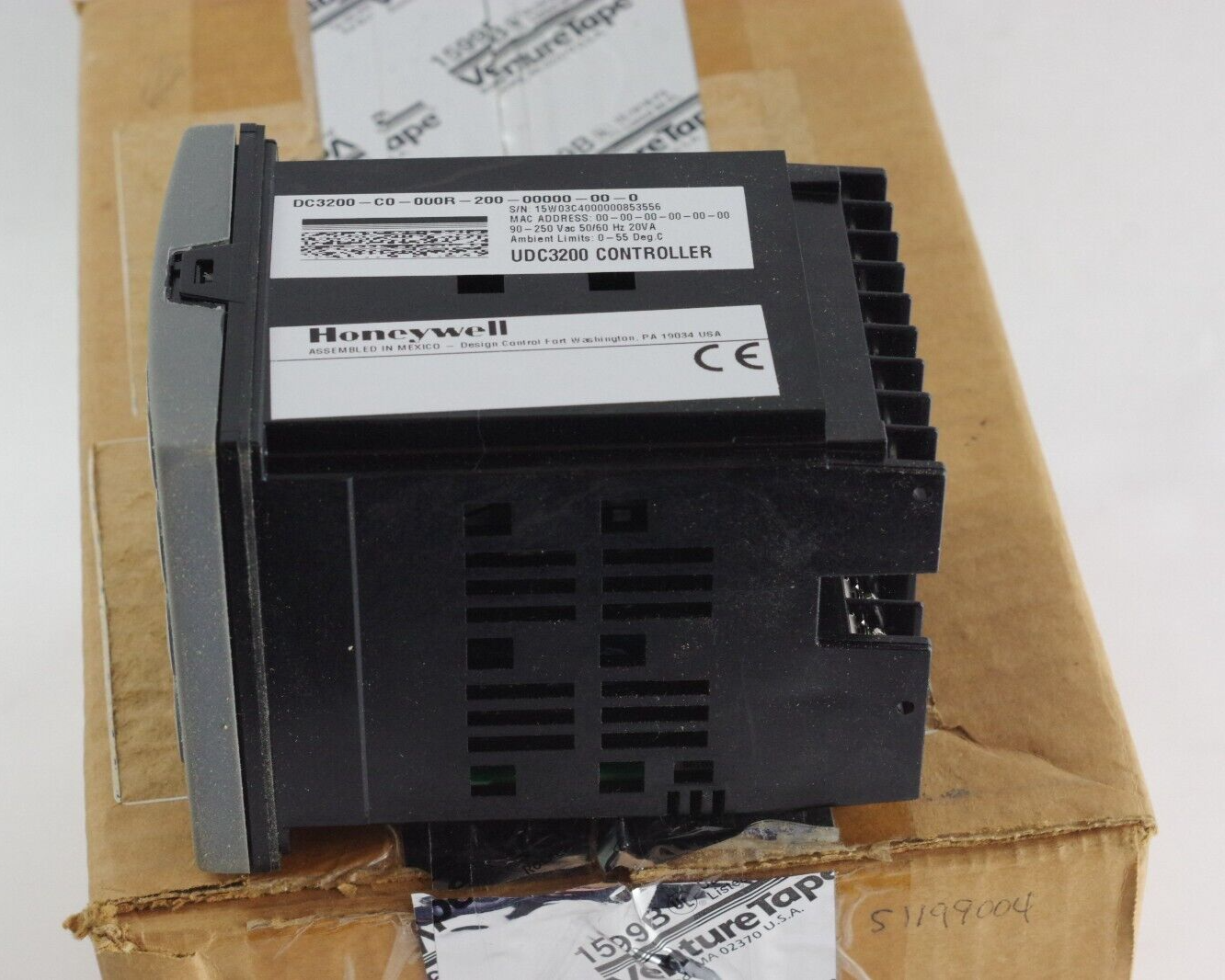 Honeywell UDC3200 Controller DC3200-C0-000R-200-00000-00-0 - Open Box