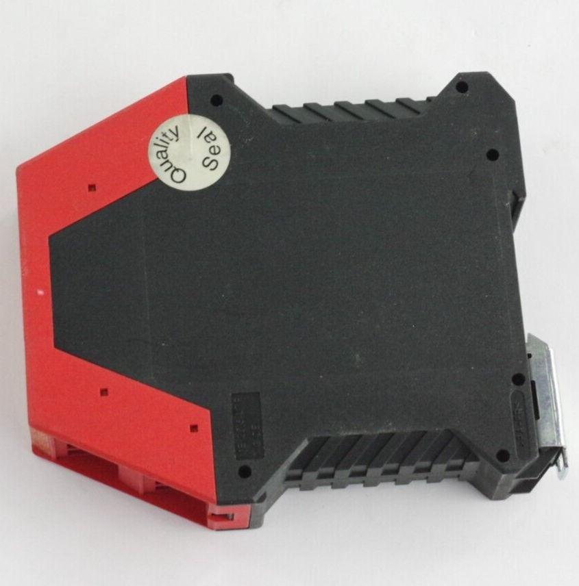 Scientific Technologies STI SR131A00 Dual-Channel Safety Monitoring Relay 24VDC