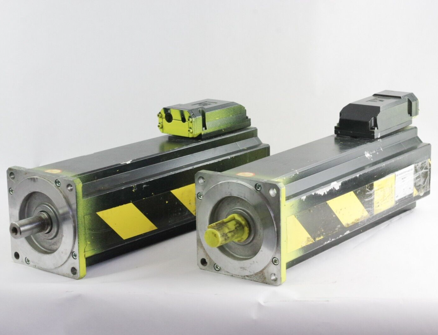 Schneider ELAU SM-140/30/370/P1/45/S1/B0 Servo Motor / SM-140-30-370-P1-45-S1-B0