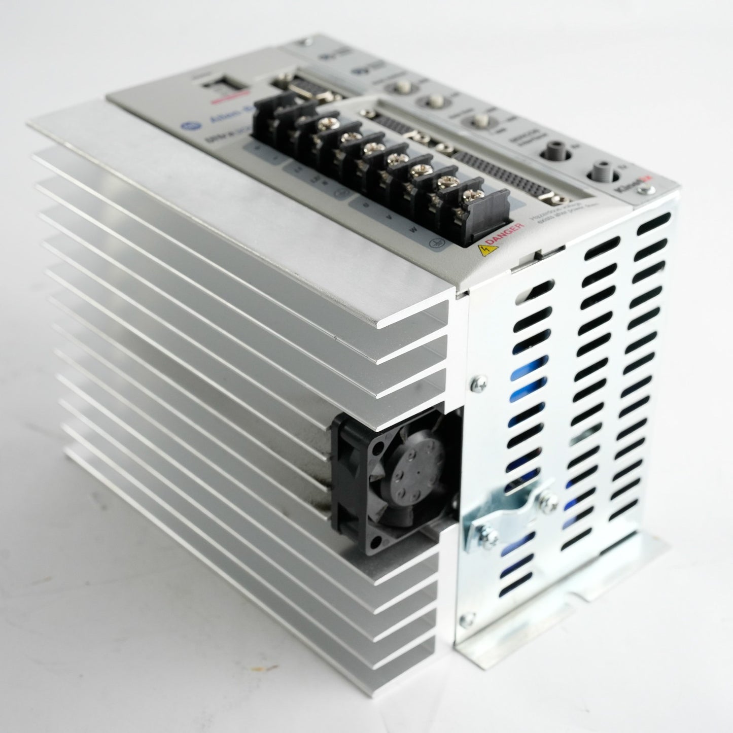 Allen Bradley Ultra 3000 2098-DSD-020-SE Ser C Servo Drive 100-240 VAC 10-30 AMP
