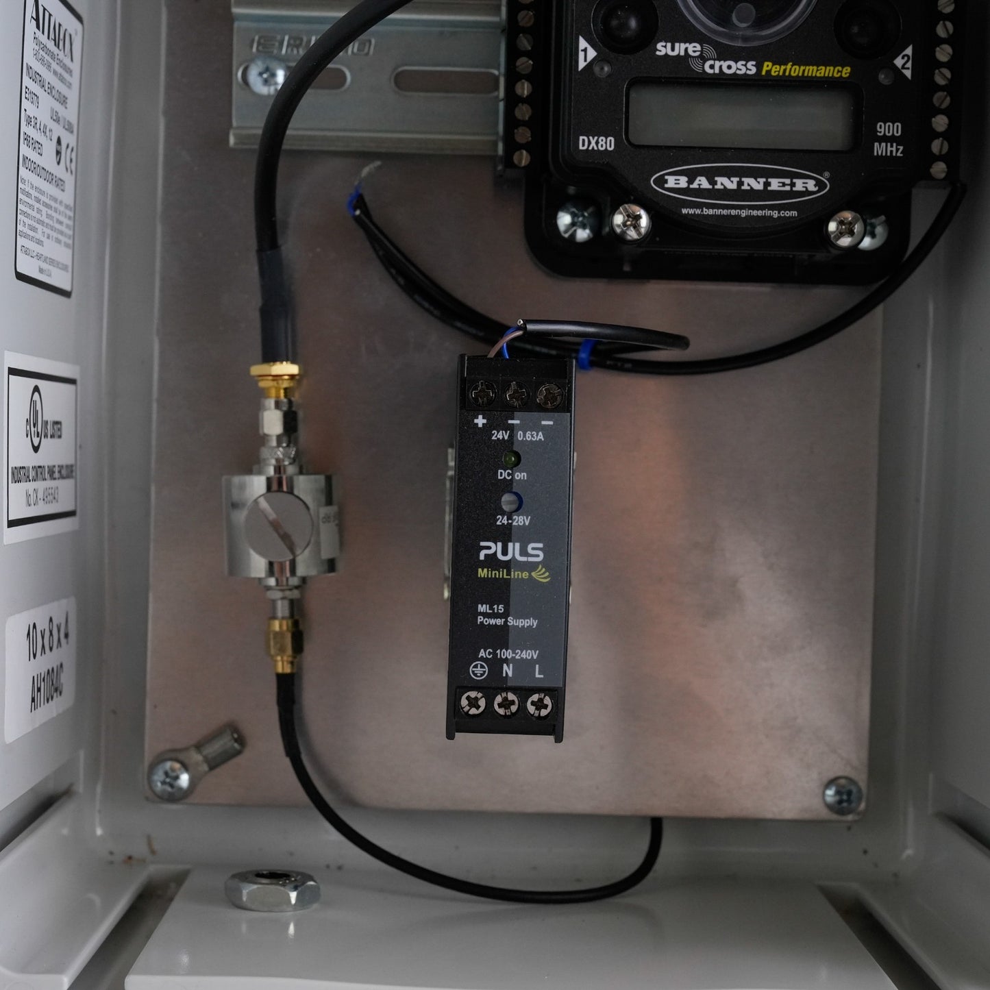 Banner Engineering DX80G9M6S-PM2C Gateway Module + Case DX80G9M6SPM2C