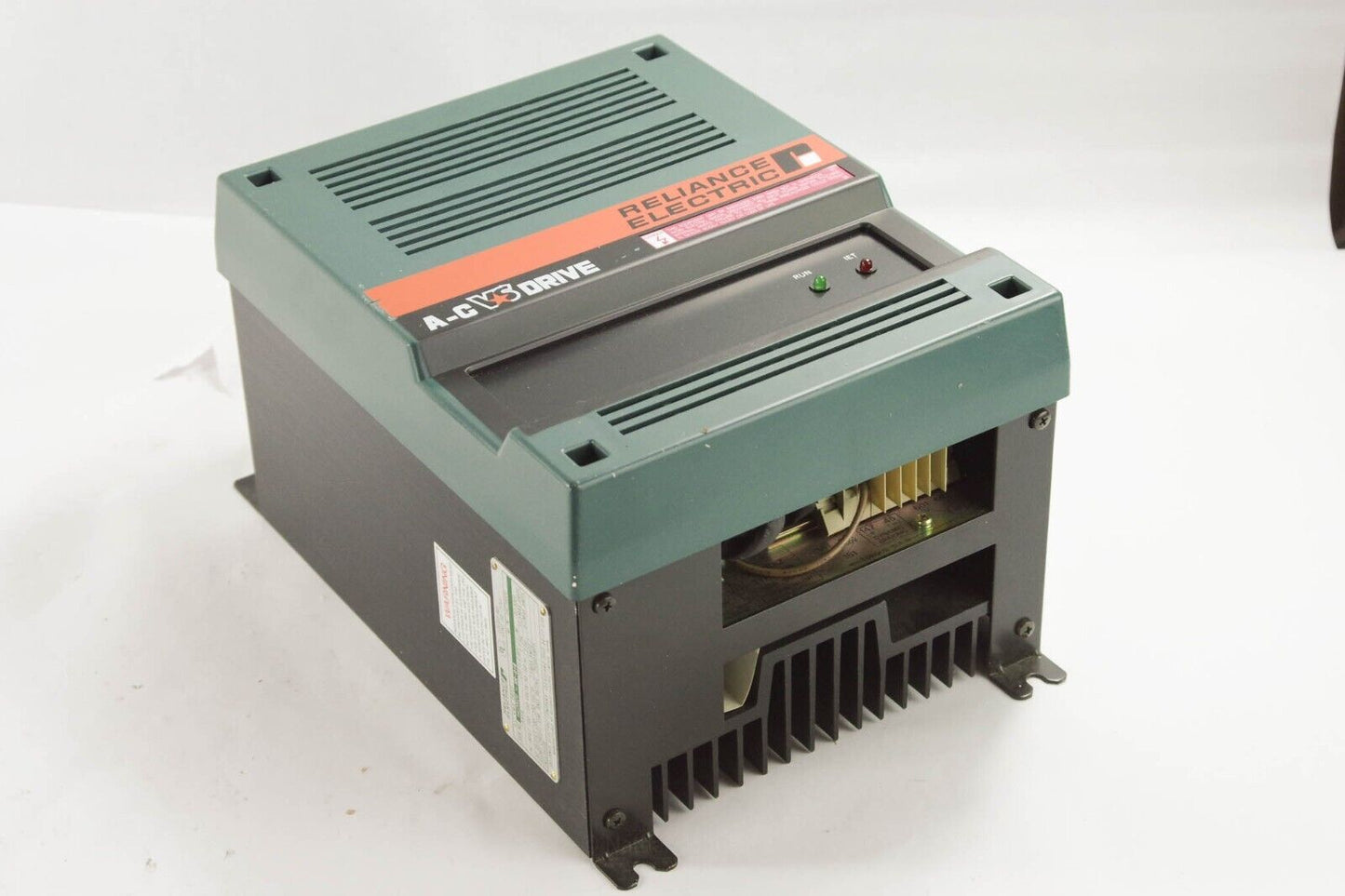 Reliance Electric 1AC2002U-RR-019 2HP VFD Variable Frequency Drive 1AC2002U
