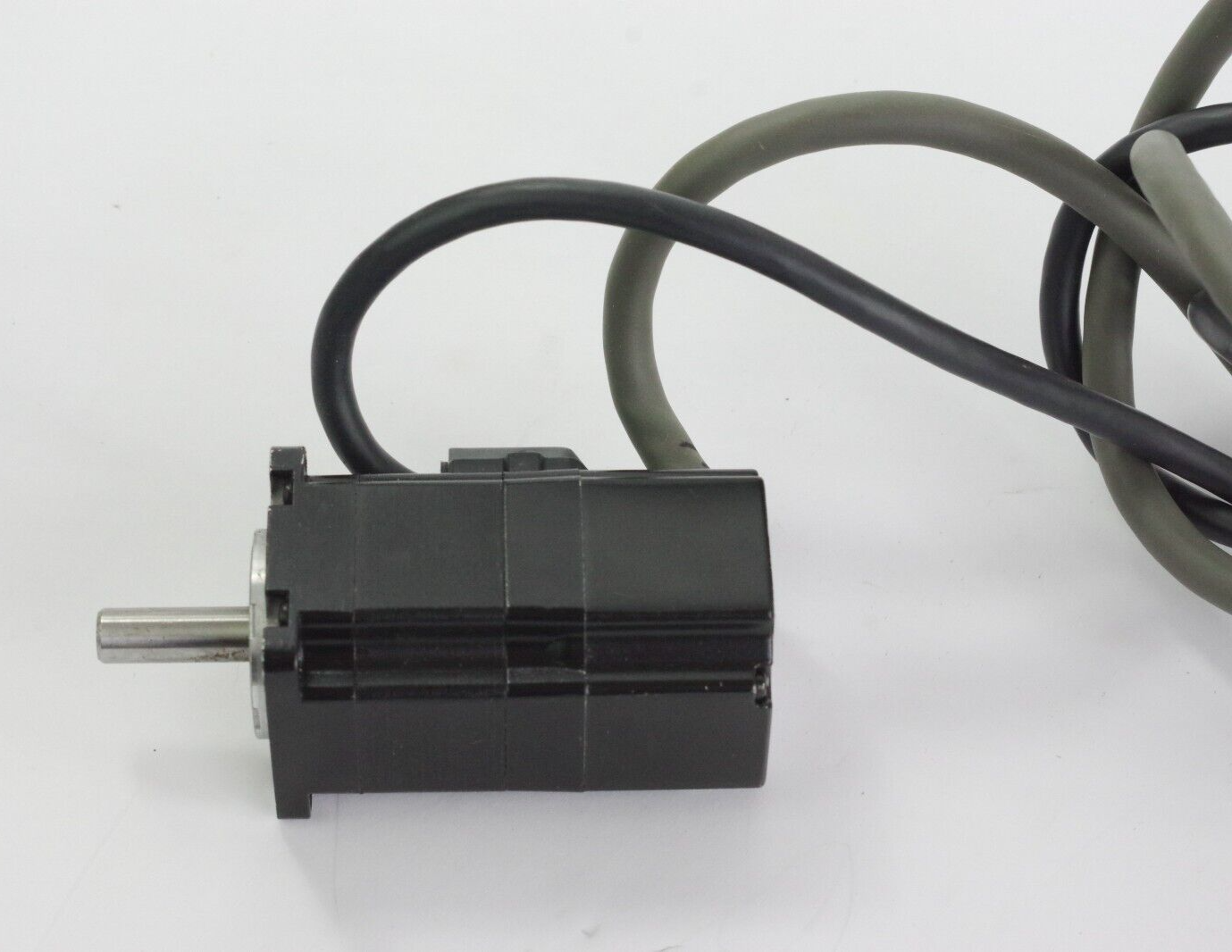 Allen Bradley Y-1002-1-H00AA /B Y-Series Brushless Servo Motor 193507