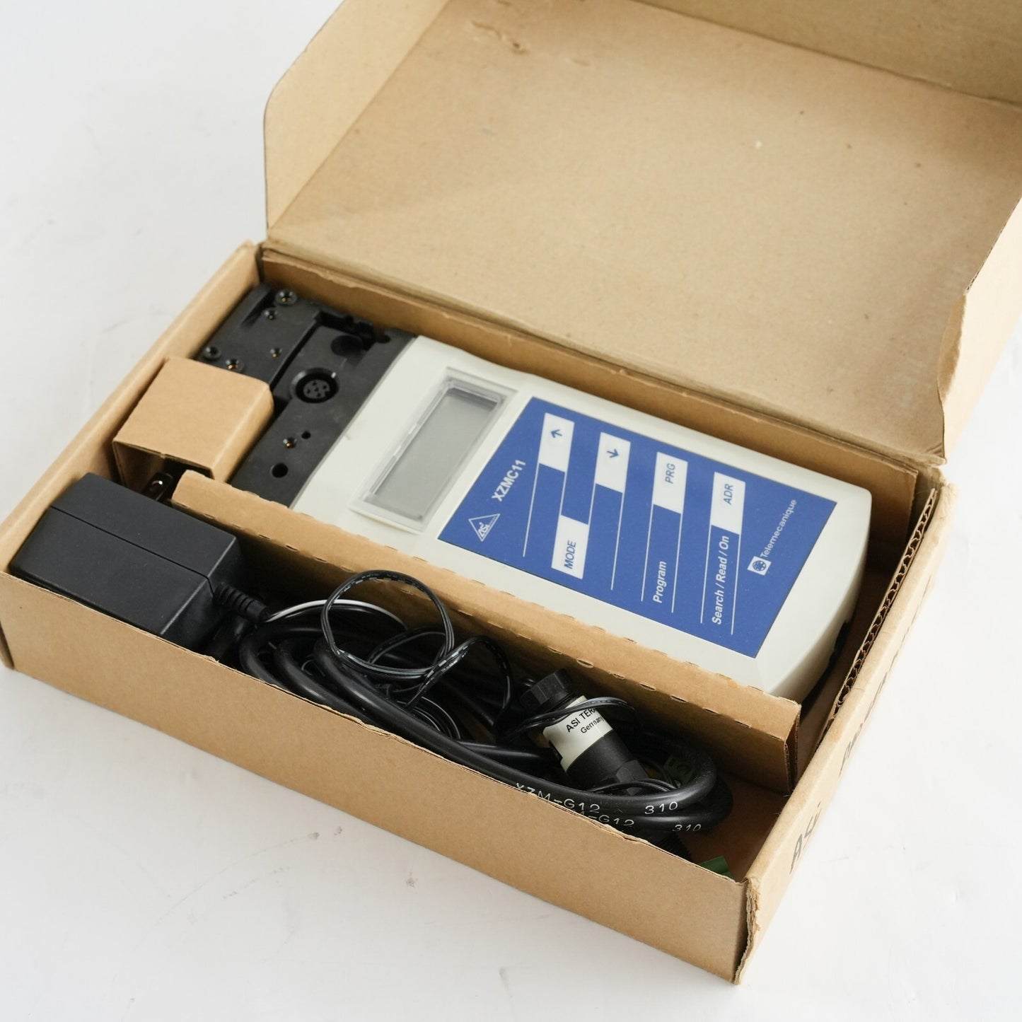 Telemecanique XZMC11 061071 Addressing Terminal ASI / XZM C11 - Open Box