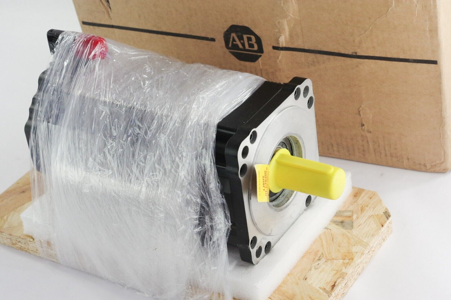 2022 Allen Bradley VPL-B1652F-PK14AA Ser A Servo Motor - Open Box