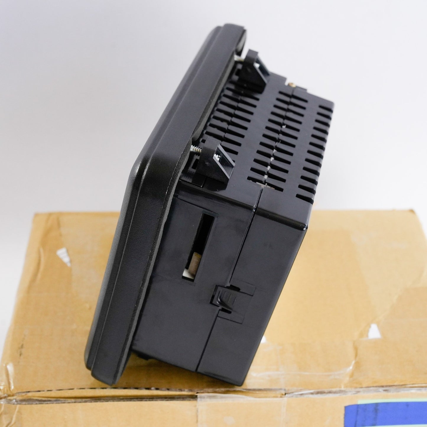 GE Fanuc ES0611 QuickPanel View 6" 24VDC 0.5A Control Panel