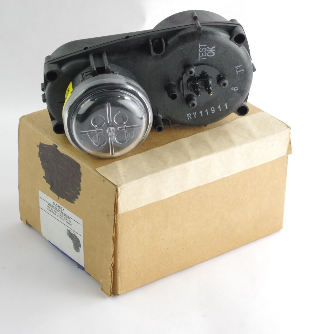 Johnson Controls P-3800-1 Reset Volume Controller Black - Open Box