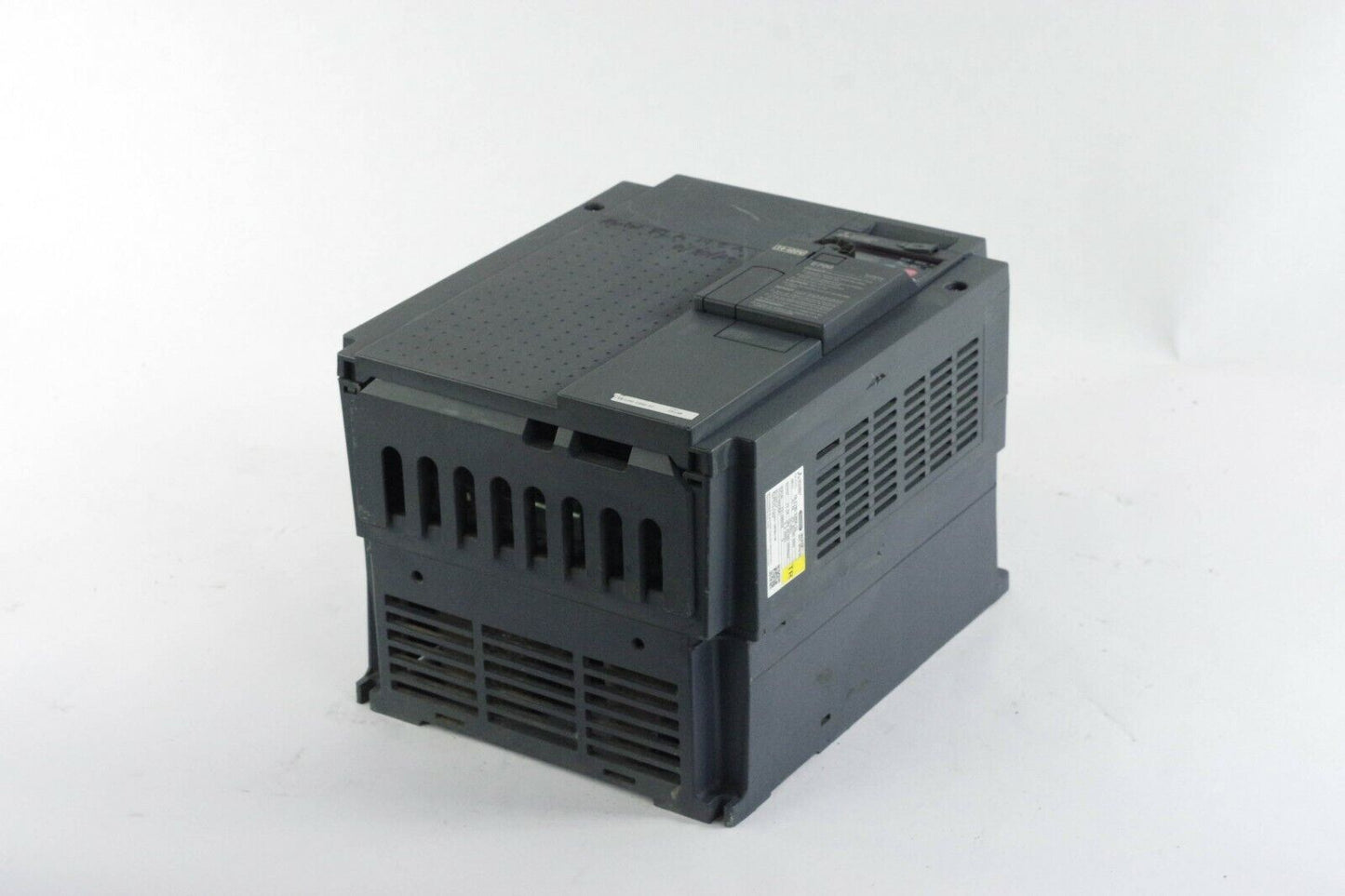 Mitsubishi FR-E740-230SC-EC FREQUENCY INVERTER 3-PH, 11KW, 23A