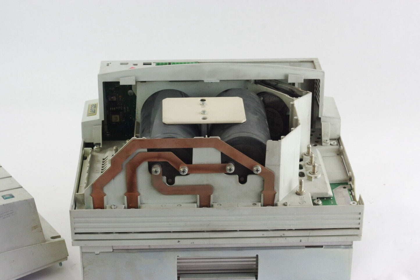 Lenze EVF8222-E VFD AC Servo Drive 22kW 400-480V 47A 3PH - For Parts