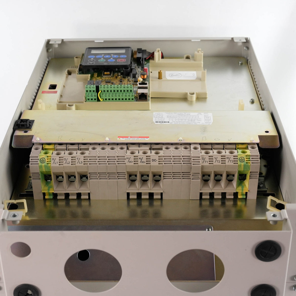 Allen Bradley 22C-D088A103 Ser C PowerFlex 400 AC Drive 480V 3PH 60HP 45kW 88A