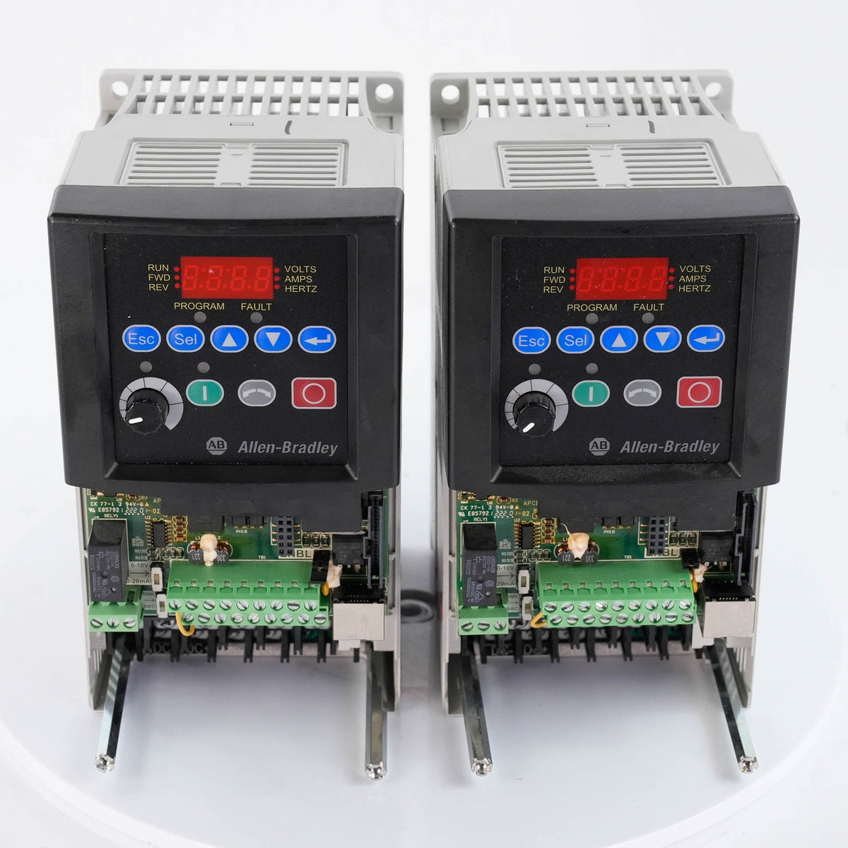 Allen Bradley 22B-D2P3N104 ser A PowerFlex 40 AC Drive 480V 3PH 0.75kW 1HP 2.3A