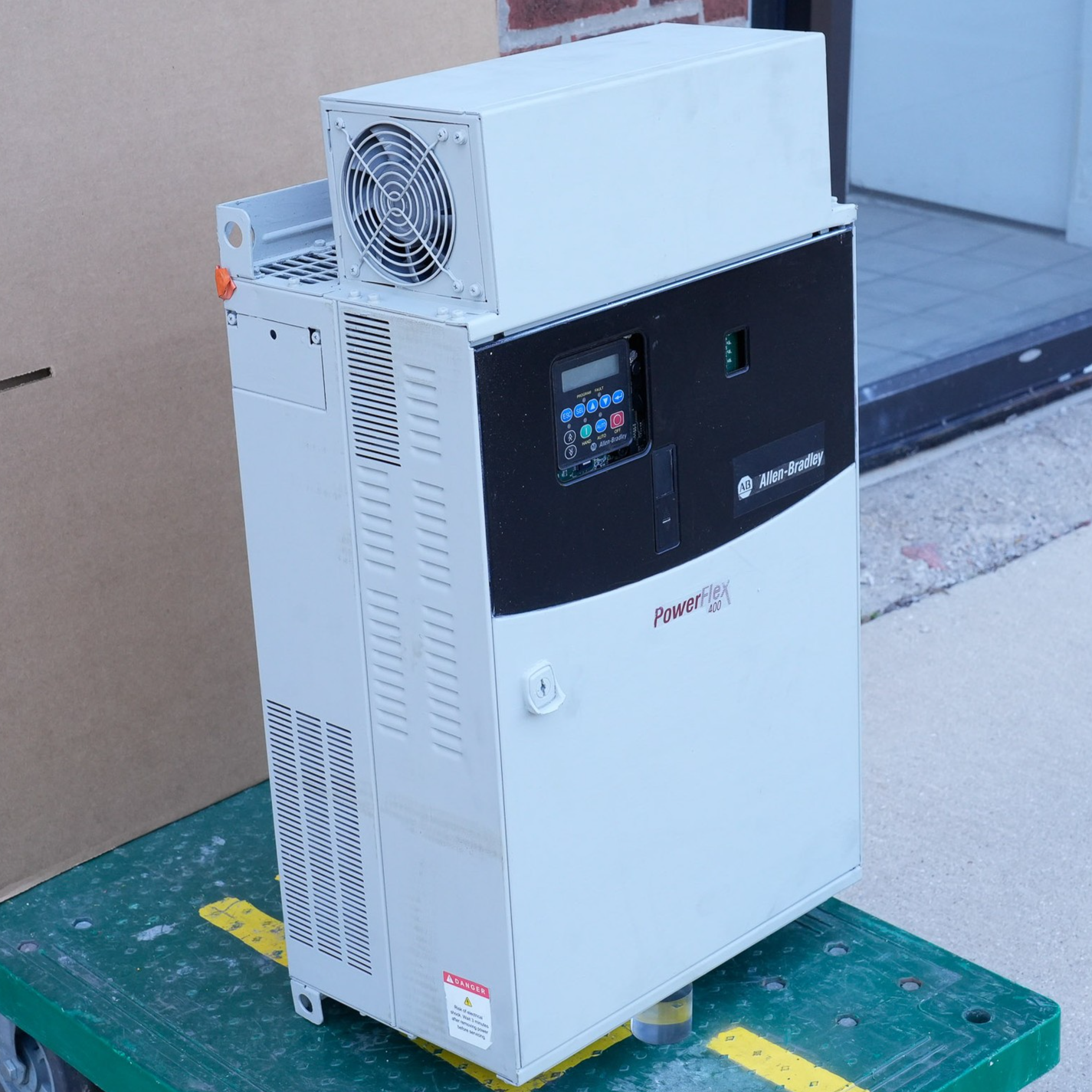Allen Bradley 22C-D170A103 /A PowerFlex 400 AC Drive 480V 125HP 3-Phase 90kW