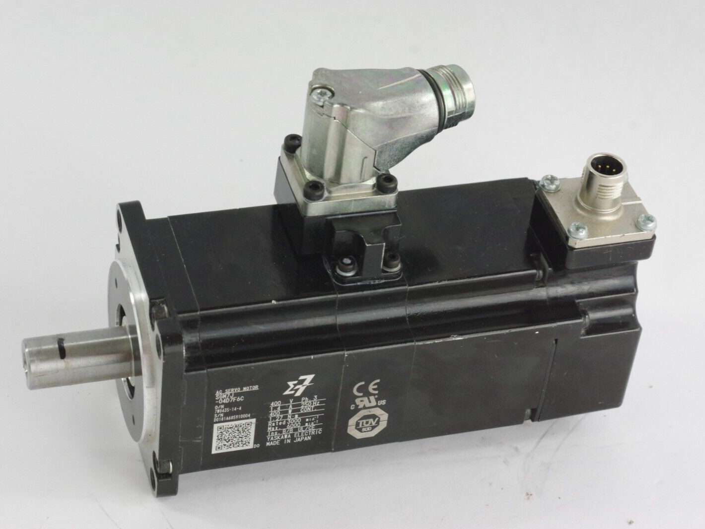 Yaskawa SGM7J-04D7F6C Rotary Servo Motor 400 W 400 VAC 24-BIT Encoder