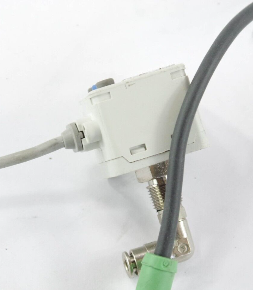 SMC ISE40A-01-Y / ISE40A01Y Pneumatic Digital Pressure Switch Class2 12-24VDC