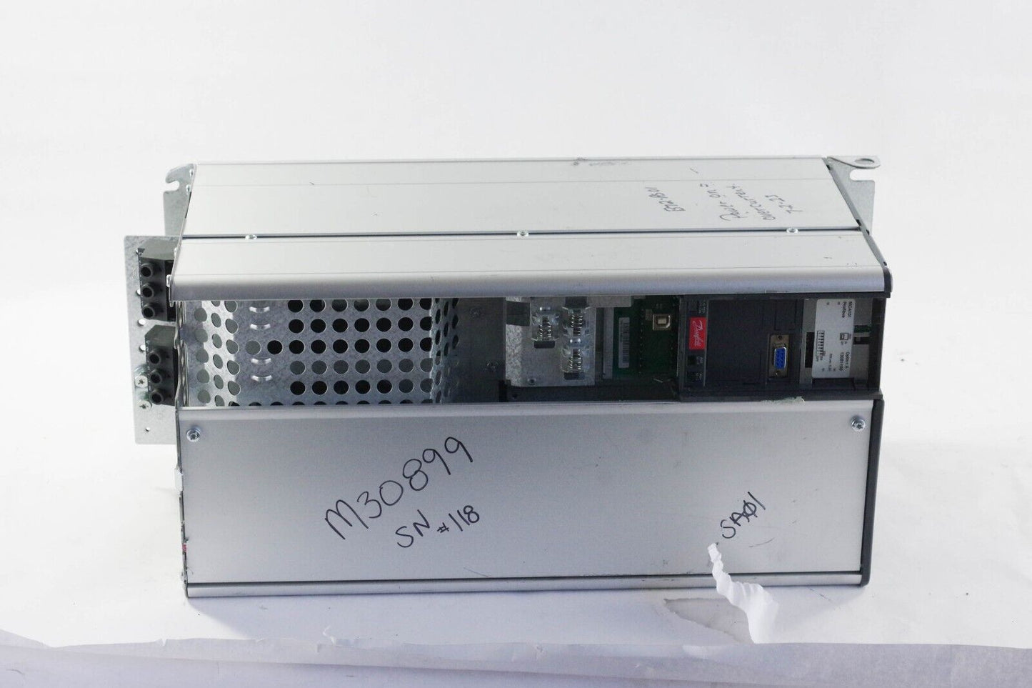 Danfoss VLT FC-302P30KT5E20H2XGXXXXSXXXXA0B VFD Drive 40hp For Parts Or Repair