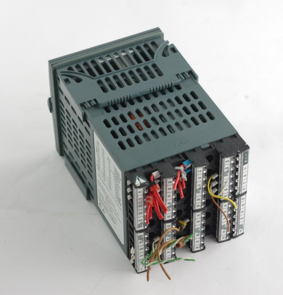 Eurotherm 2704 Temperature Controller 2704/VH/151/XX/T2/TP/RR/XX/PV/XX/A2/XX/ENG