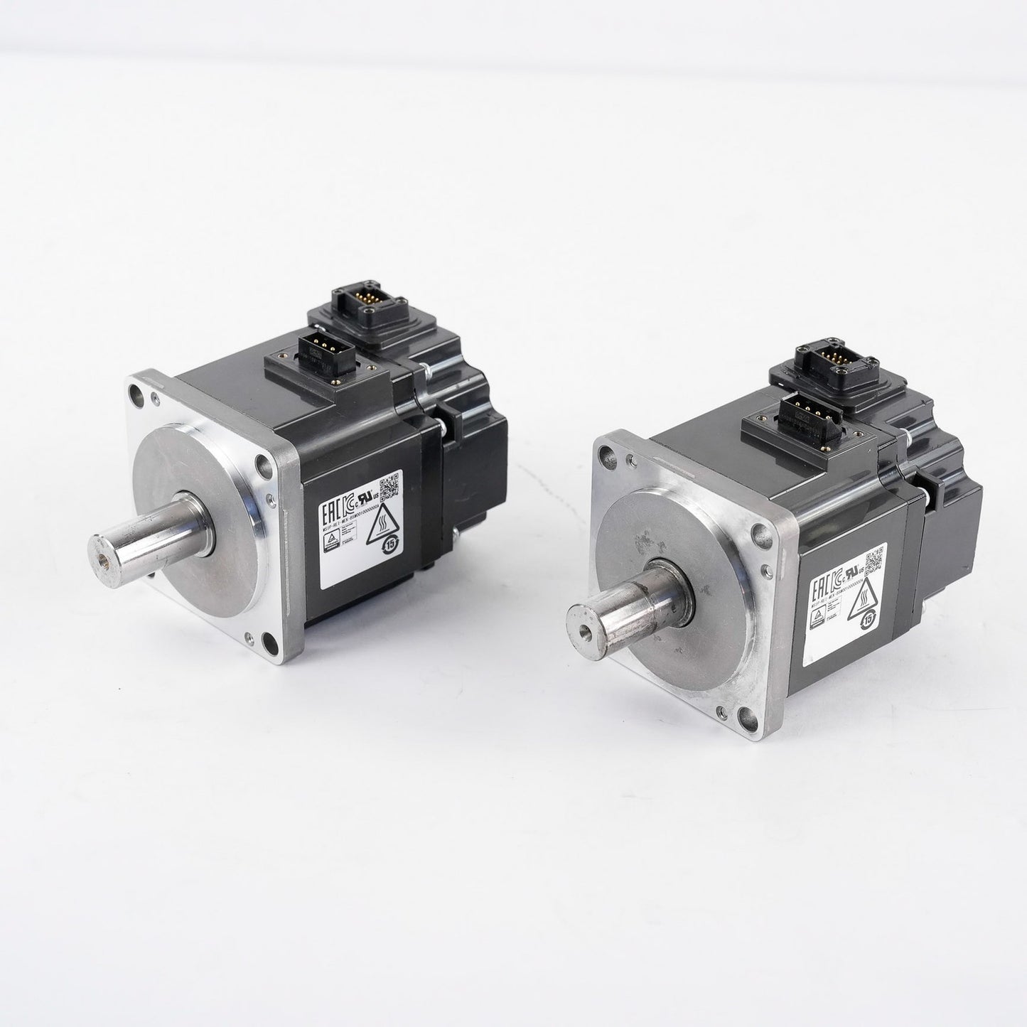Mitsubishi HG-KR23 AC Servo Motor 200W 3AC 1.3A 119V 3000r/min HGKR23