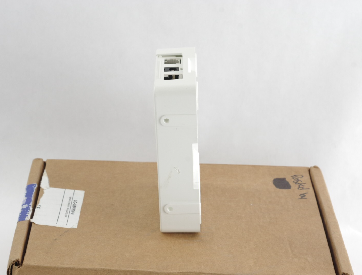 Johnson Controls LC-SBH100-0 Verasys Smart Building Hub - Open Box