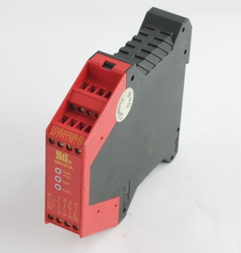 Scientific Technologies STI SR131A00 Dual-Channel Safety Monitoring Relay 24VDC