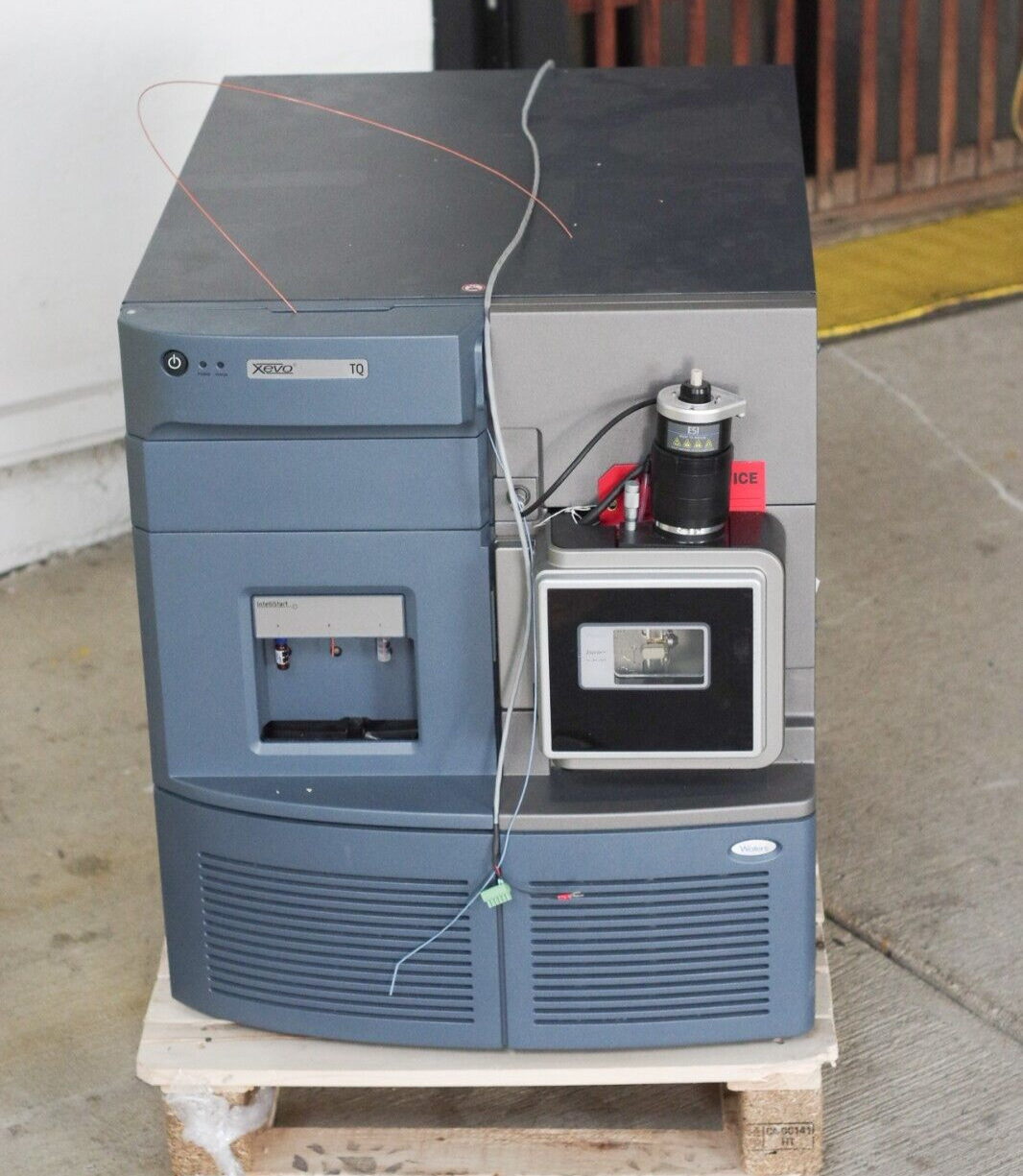 2013 Waters Xevo TQ MS Mass Spectrometer - Untested - For Parts / Repair