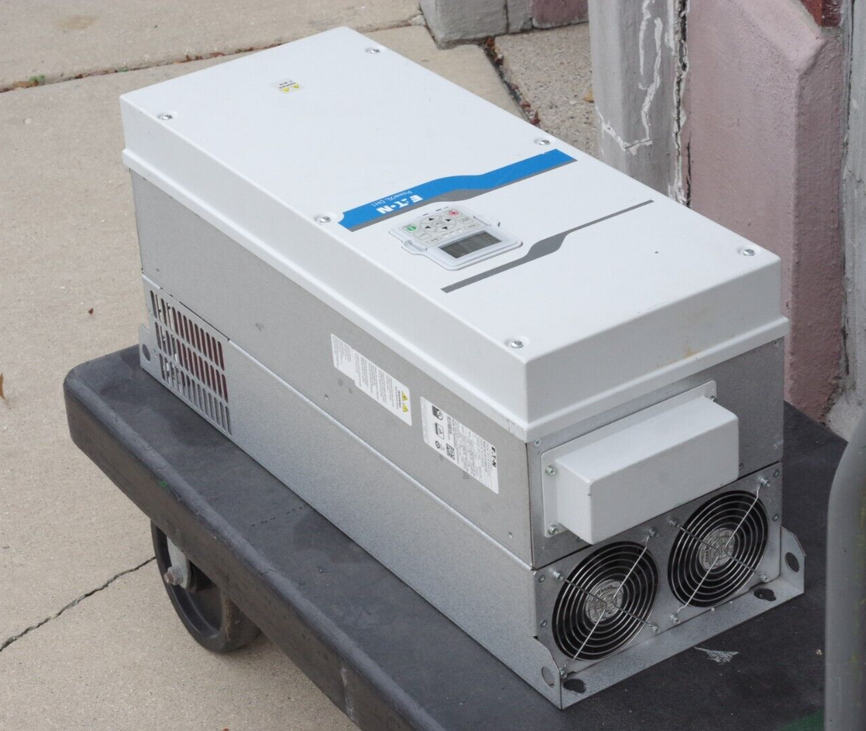 Eaton DH1-34140DN-C21C PowerXL Variable Frequency Drive 480V 3Ph 100HP 400Hz