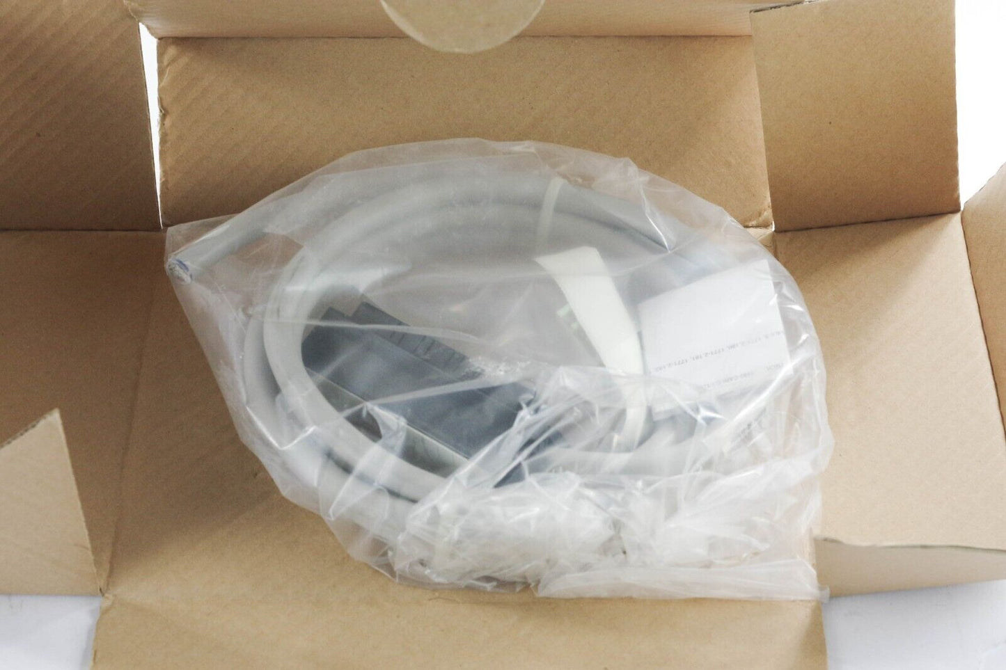 Allen-Bradley 1492-CABLE025TBNH 2.5m Cable Series C