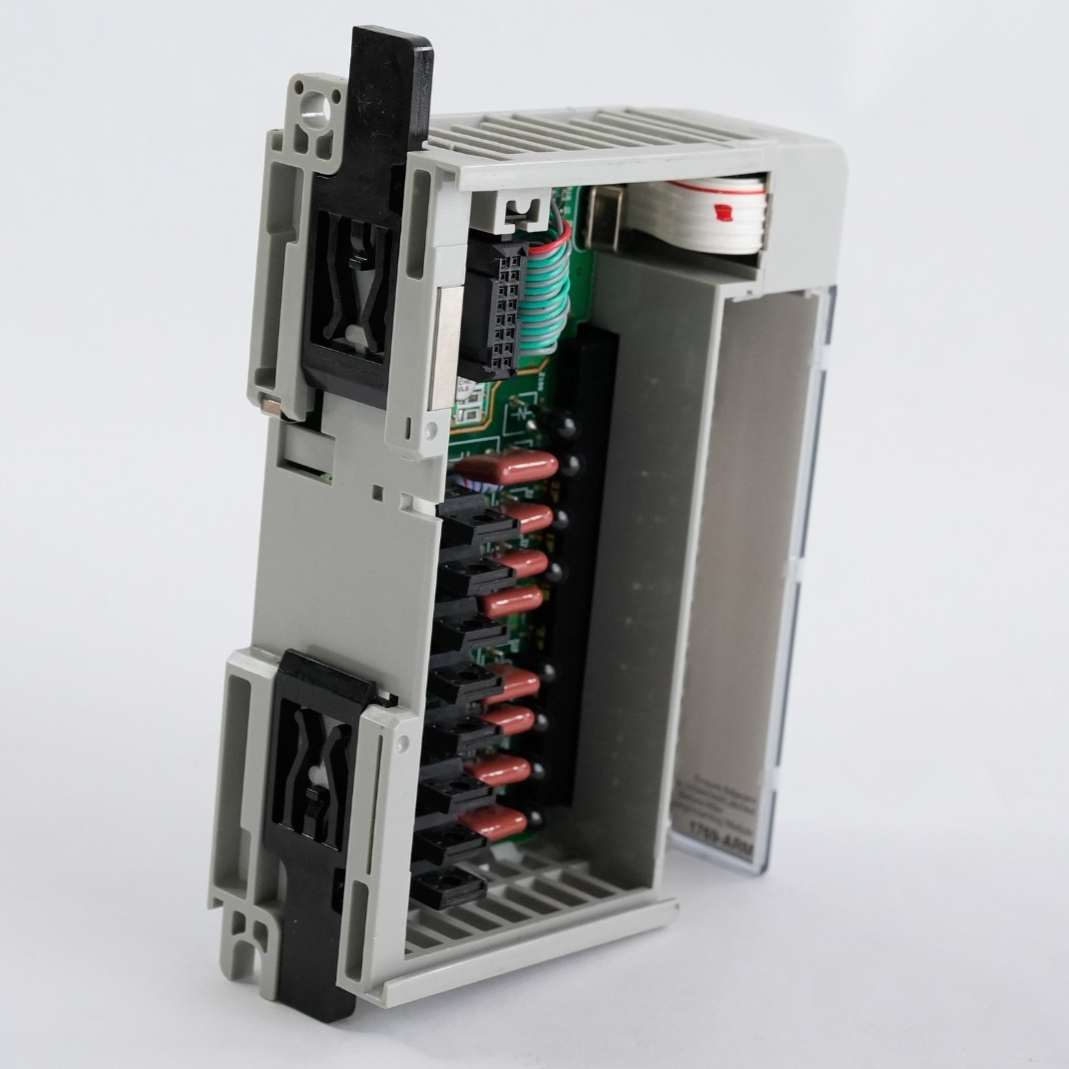 Allen Bradley 1769-OA8 /B CompactLogix 8-Point 120/240VAC Output Module