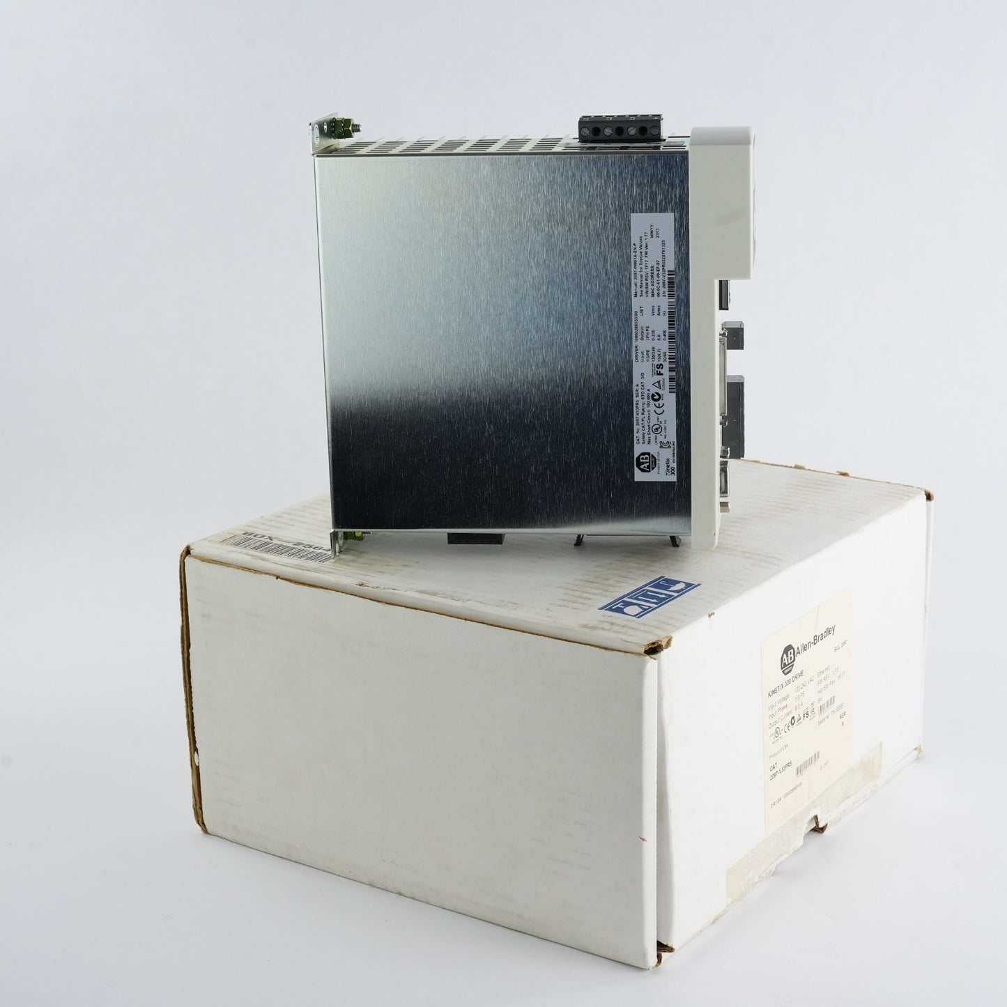 Allen Bradley 2097-V33PR5 /A Kinetix 300 Servo Drive - Open Box