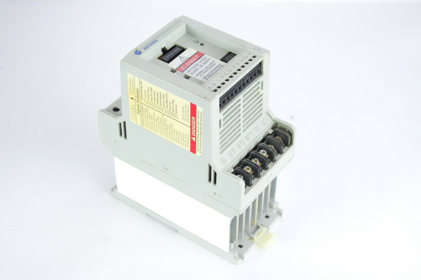 ALLEN BRADLEY 160-BA02NSF1 Variable Speed Drive 0.75HP / Series C 160BA02NSF1