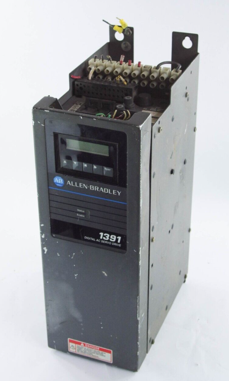 Allen Bradley 1391-DES22-DI / 1391DES22DI AC Servo Drive - For Parts or Repair