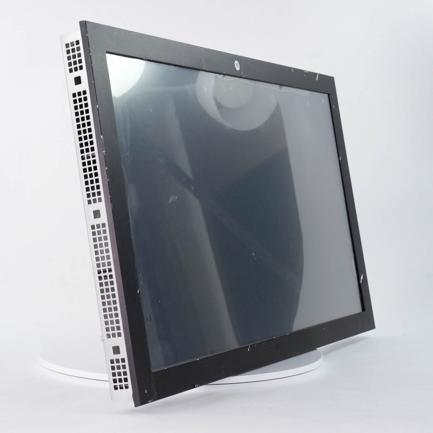 Allen Bradley 6300P-215EAPSFDNA-CBNANNNNNNNNNN-NN1S VersaView 6300P 21.5in PC