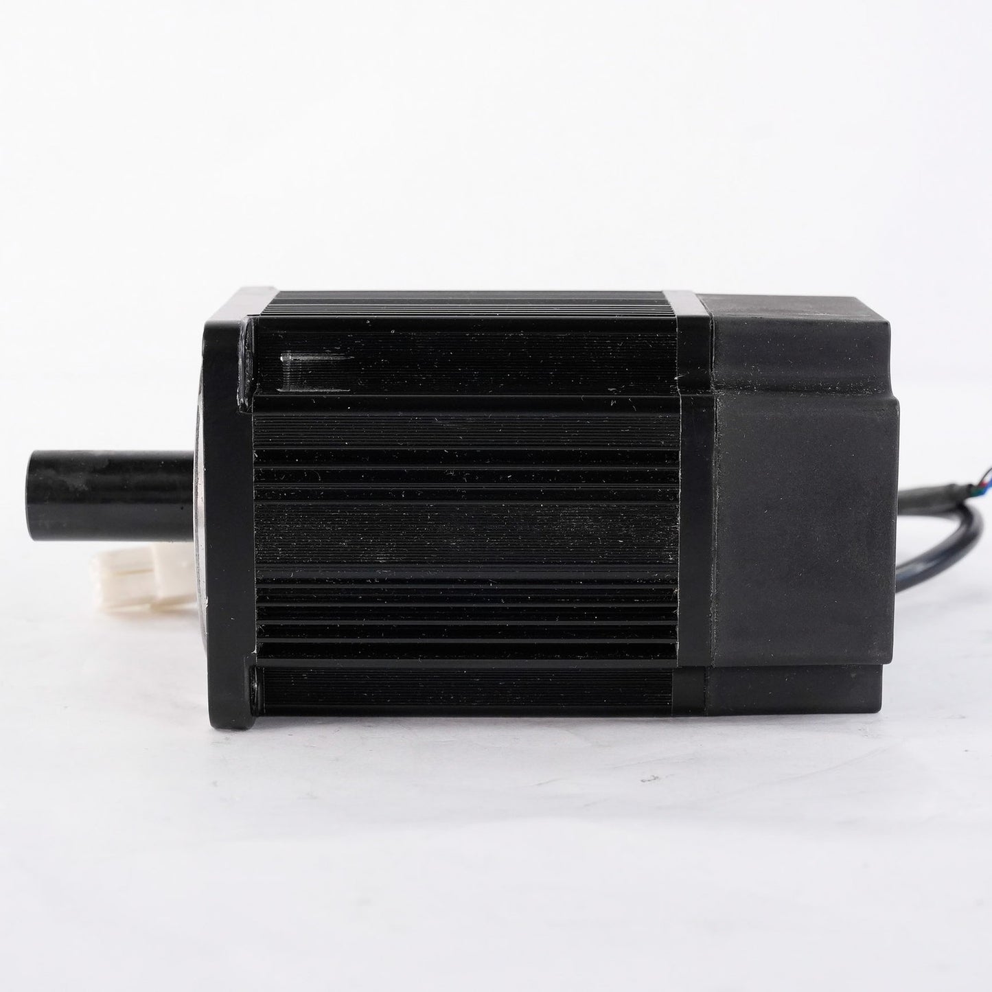 Dynamic Motor Motion 880-DST-A6HK1 AC Servo Motor 200V 0.75kW 880DSTA6HK1