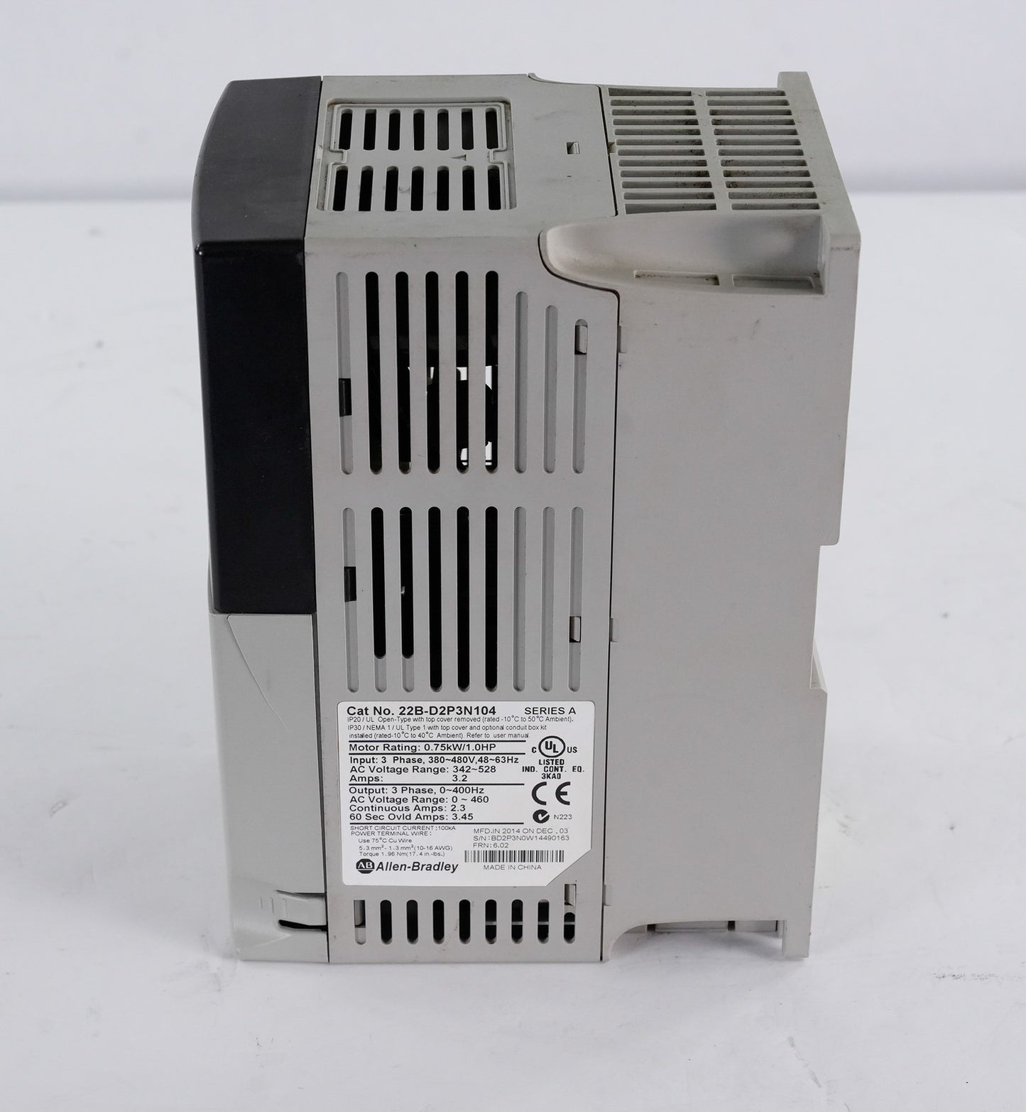 Allen Bradley 22B-D2P3N104 /A PowerFlex 40 1HP AC Drive 22BD2P3N104