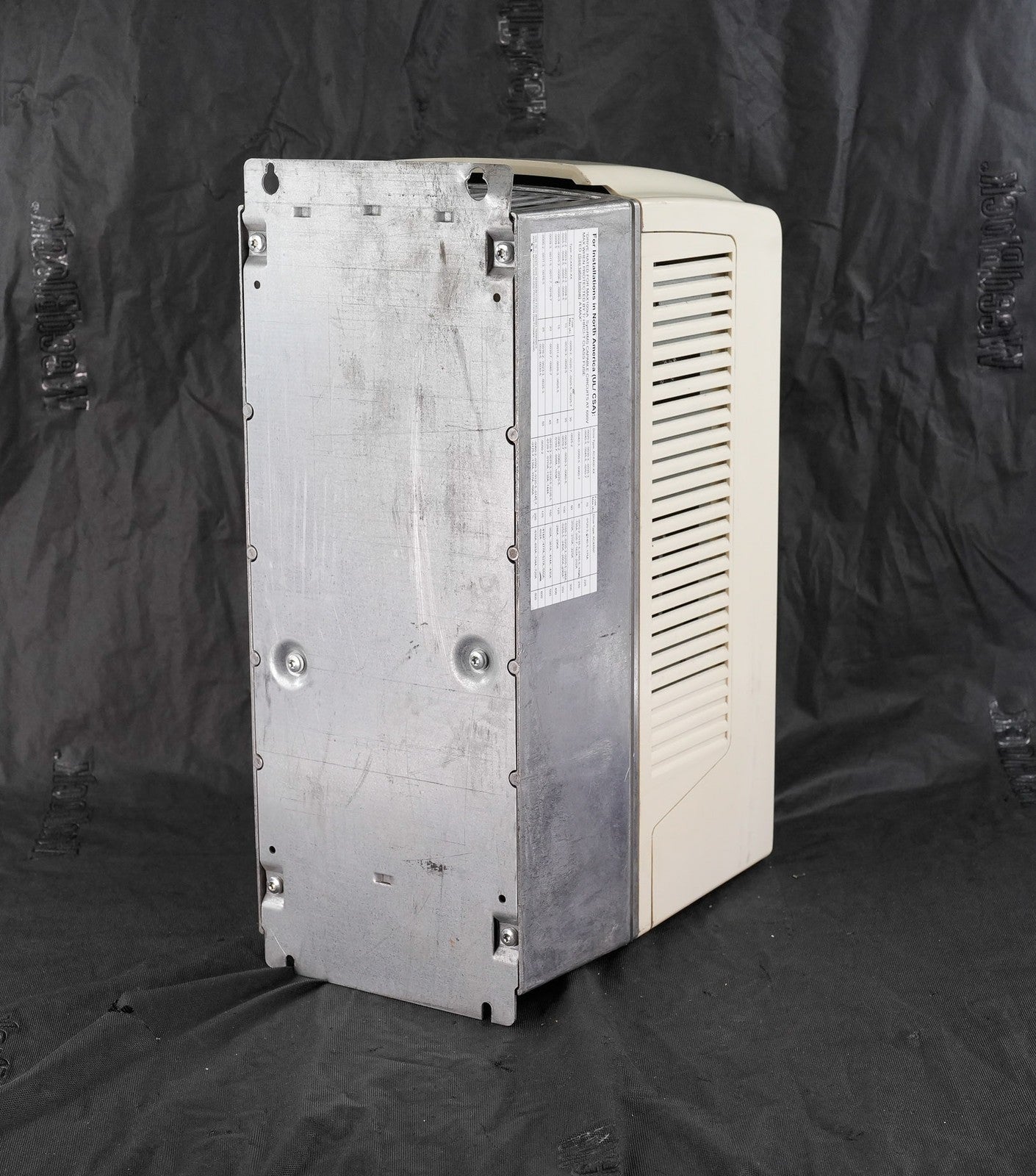 ABB ACS800-U1-0016-5+P901 Variable Frequency Drive 3-Phase ACS800U100165P901