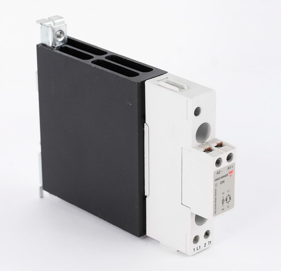 Carlo Gavazzi RGC1A2D30KGU Solid State Relay 1-Pole 30A 3-32VDC 24-240VAC