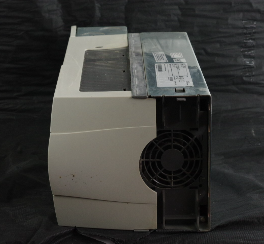 ABB ACH550-UH-031A-4 AC Drive ACH550 20HP 3-Phase 20Hp 15kW 31A