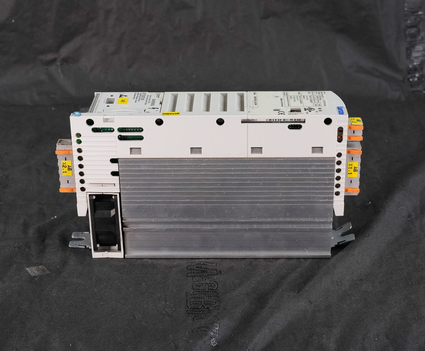 Lenze E82EV222_4C200 8200 Vector AC Drive 400/500V E82EV2224C200 Inverter