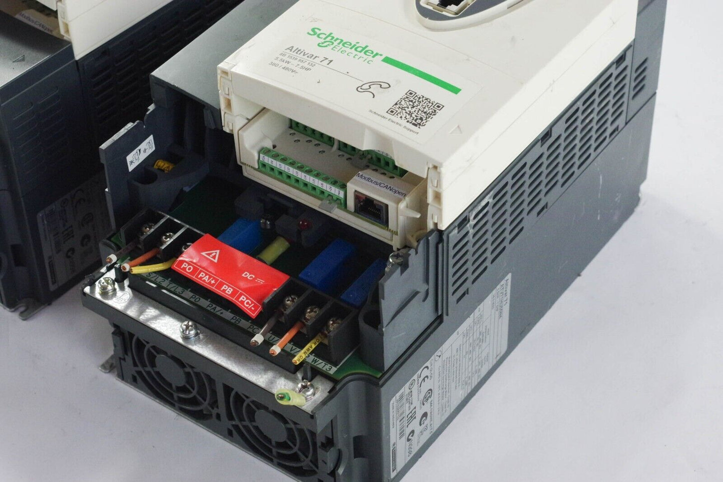 SCHNEIDER ELECTRIC ATV71HU55N4 Altivar 71 AC Drive 7.5HP