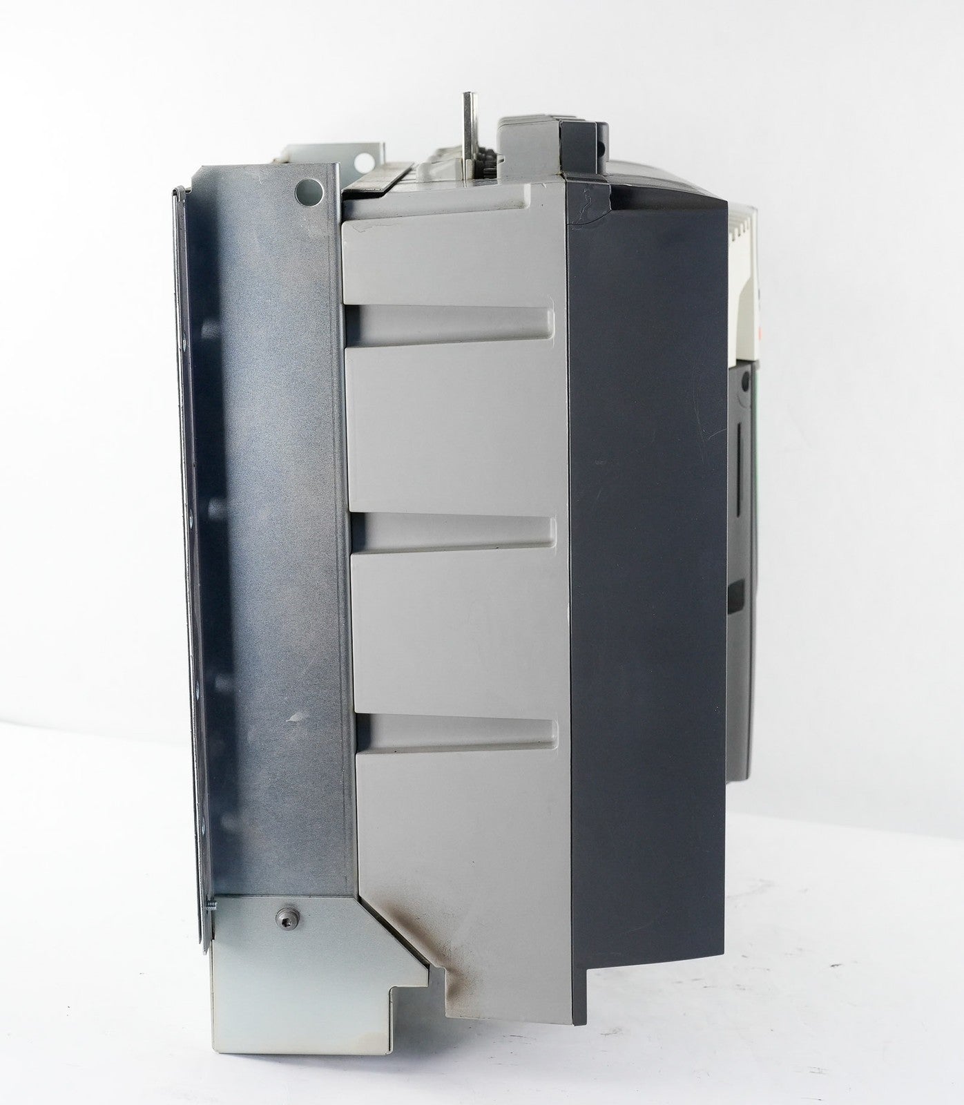Emerson MP550A4 Mentor DC Drive 200kW 300HP 550A 480V STD19 Control-Techniques