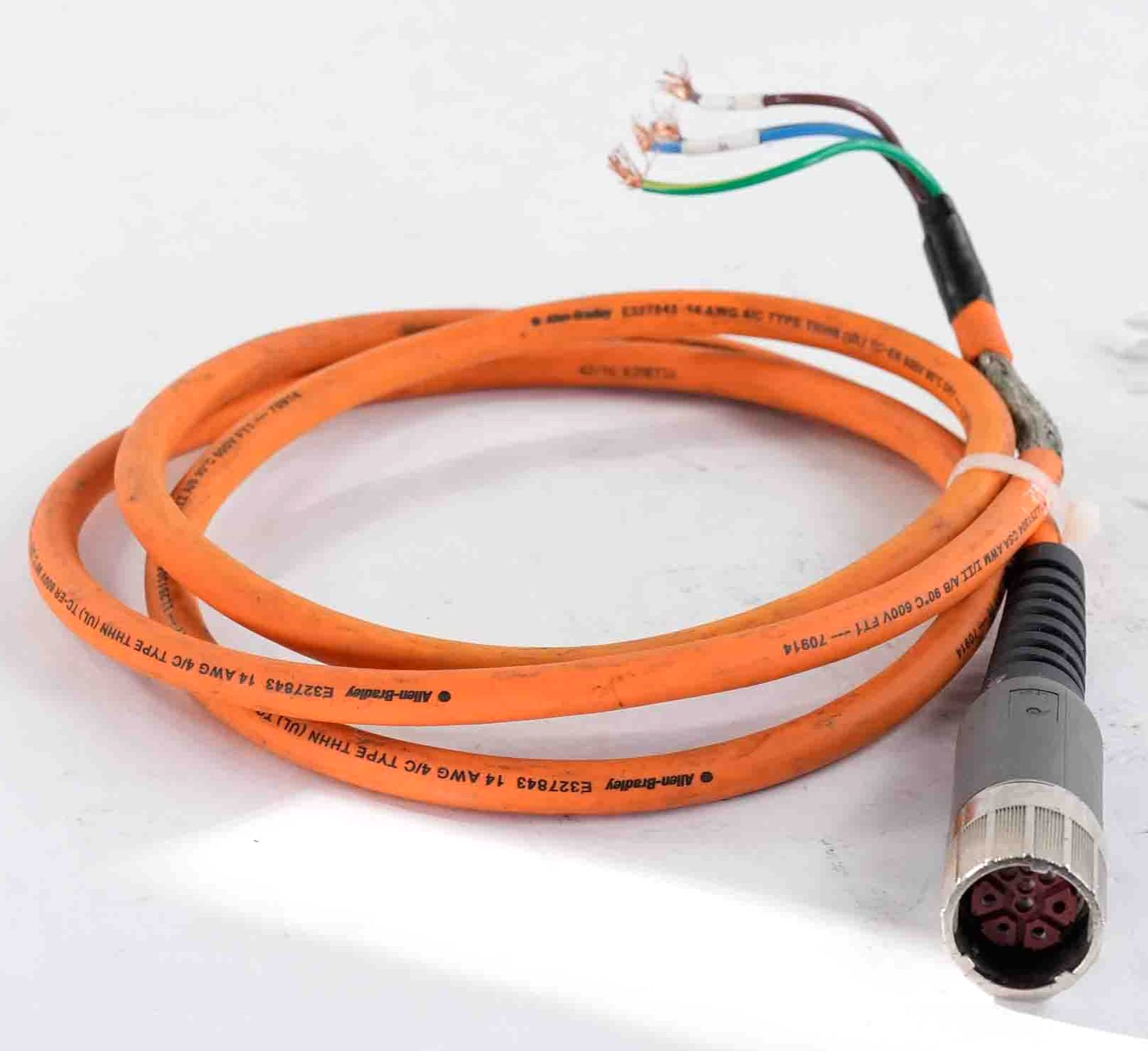 Allen Bradley 2090-CPWM7DF-14AA05 /A Servo Power Cable 60" 2090CPWM7DF14AA05