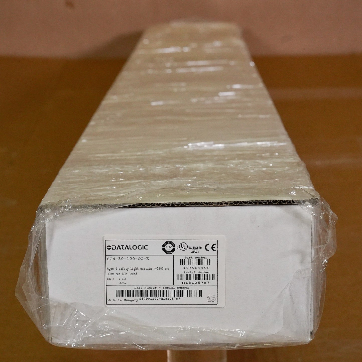 Datalogic SG4-30-120-OO-E Safety Light Curtain sender/receiver  SG4-30-120-00-E